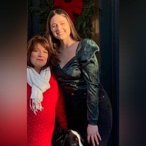 Cropped, long sleeve, silk top from the brand Lush in large